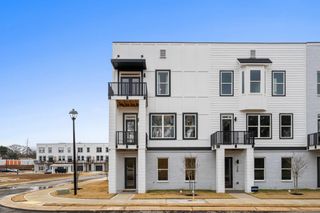 1042 Brookglynn Trace, Decatur, GA 30032