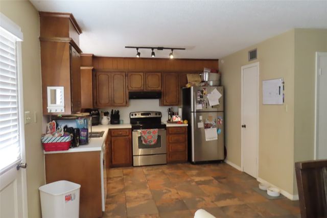 311 N Arkansas Street, Springhill, LA 71075