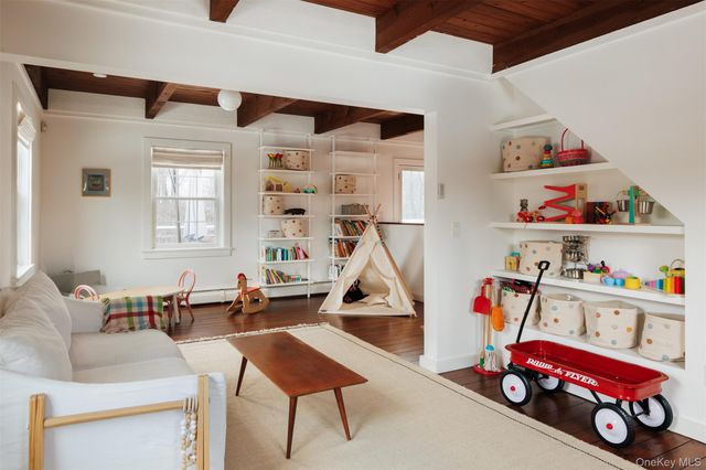 286 Blue Hill Road, Hudson, NY 12534