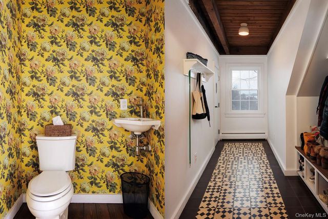 286 Blue Hill Road, Hudson, NY 12534