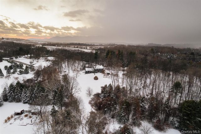 286 Blue Hill Road, Hudson, NY 12534