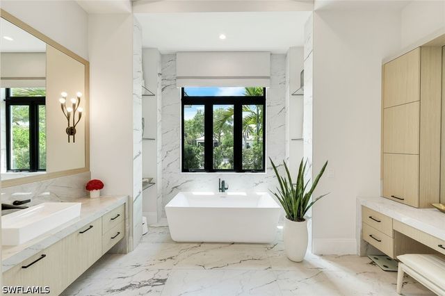 767 Park Shore DR, Naples, FL 34103