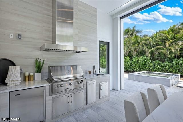 767 Park Shore DR, Naples, FL 34103