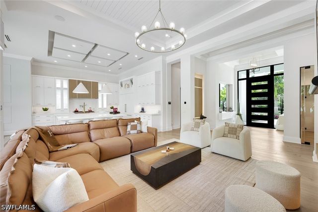 767 Park Shore DR, Naples, FL 34103