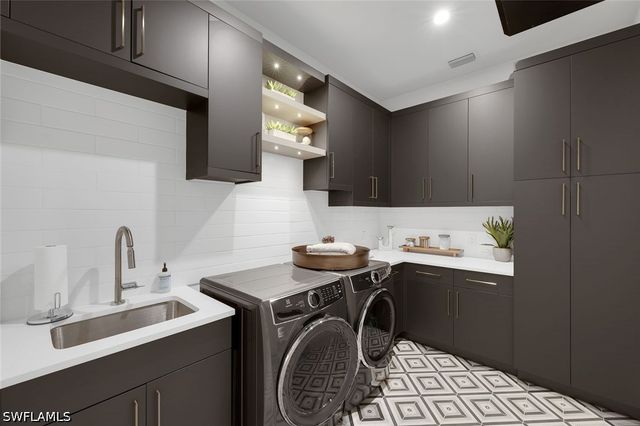 767 Park Shore DR, Naples, FL 34103