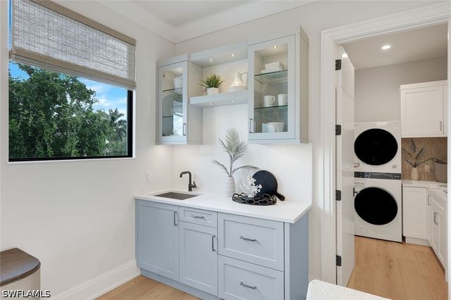 767 Park Shore DR, Naples, FL 34103