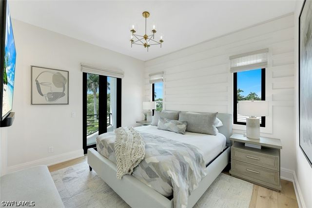 767 Park Shore DR, Naples, FL 34103