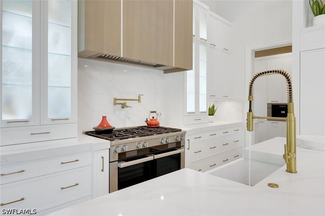 767 Park Shore DR, Naples, FL 34103