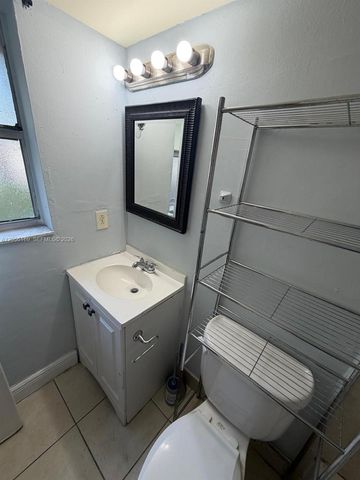 95 NE 41st St N202, Oakland Park, FL 33334