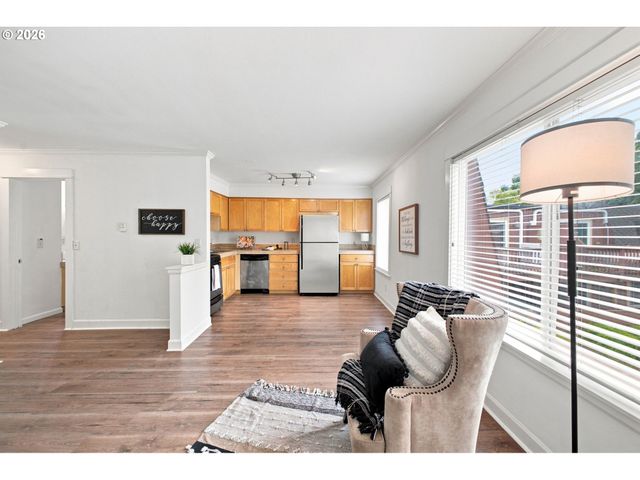 8833 N SYRACUSE St 12, Portland, OR 97203