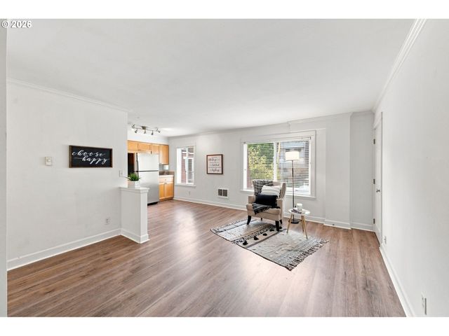 8833 N SYRACUSE St 12, Portland, OR 97203