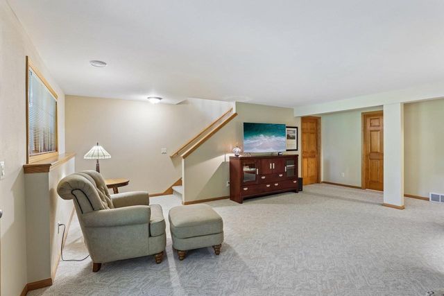 1802 Pineview Drive, Verona, WI 53593
