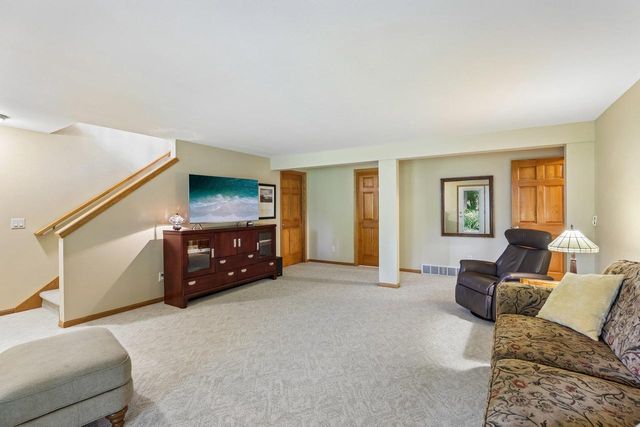 1802 Pineview Drive, Verona, WI 53593