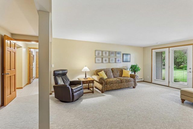 1802 Pineview Drive, Verona, WI 53593
