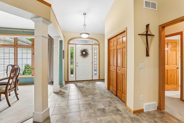 1802 Pineview Drive, Verona, WI 53593