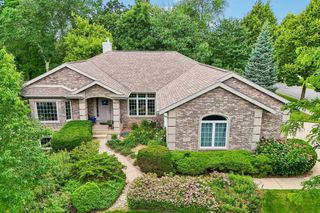 1802 Pineview Drive, Verona, WI 53593