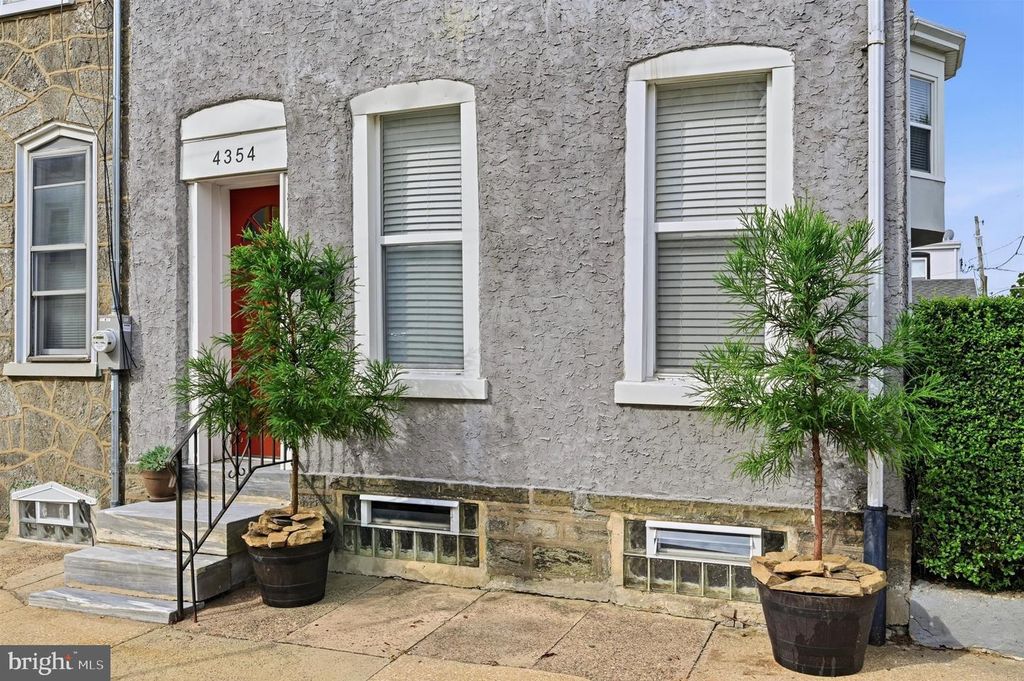 4354 DEXTER ST, Philadelphia, PA 19128