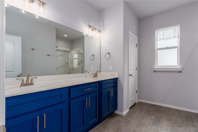 814 E Honolulu Place, Broken Arrow, OK 74012