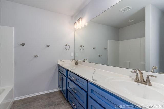 814 E Honolulu Place, Broken Arrow, OK 74012