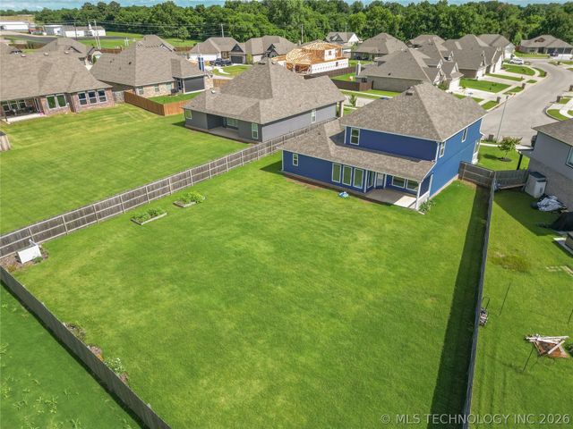 814 E Honolulu Place, Broken Arrow, OK 74012