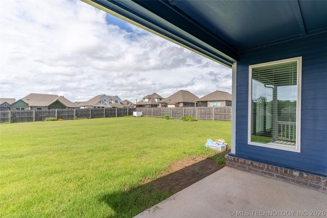 814 E Honolulu Place, Broken Arrow, OK 74012