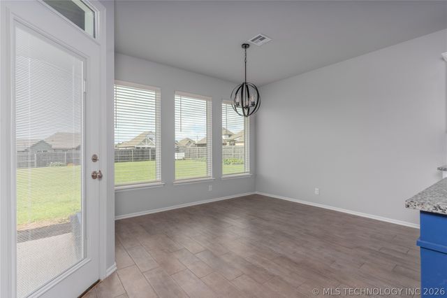 814 E Honolulu Place, Broken Arrow, OK 74012