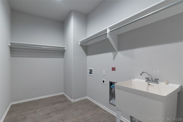 814 E Honolulu Place, Broken Arrow, OK 74012