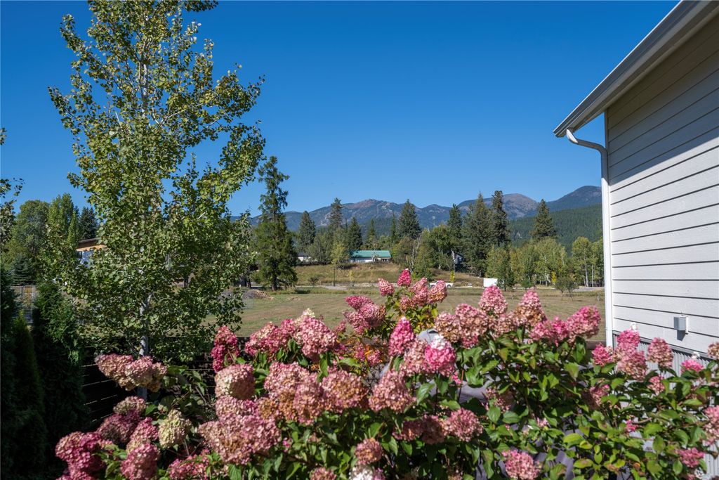 736 Cottonwood Court, Whitefish, MT 59937 photo 2