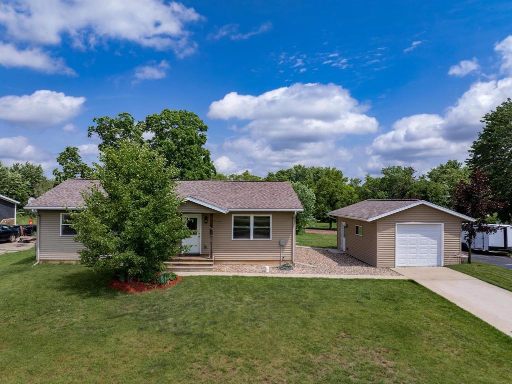 713 Martin Street, Mauston, WI 53948