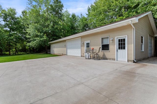 2564 Bunker Lake Boulevard NE, Andover, MN 55304