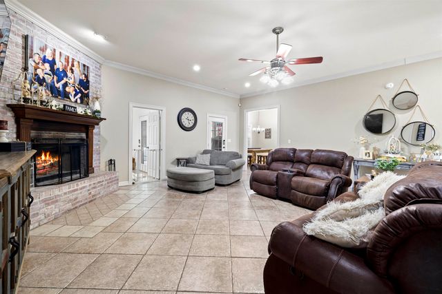 229 Stonebridge Ct., Gilmer, TX 75645
