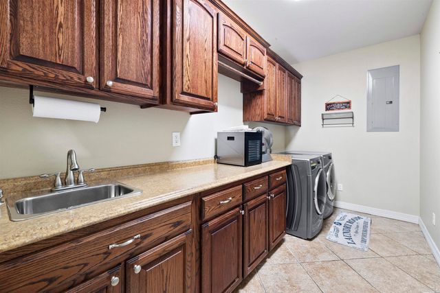 229 Stonebridge Ct., Gilmer, TX 75645