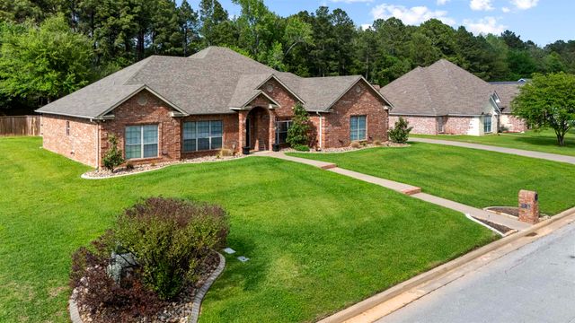 229 Stonebridge Ct., Gilmer, TX 75645