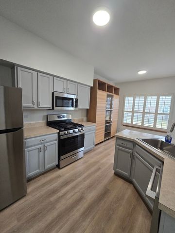 4135 Oak Tree Lane 4135, Plainfield, IL 60586