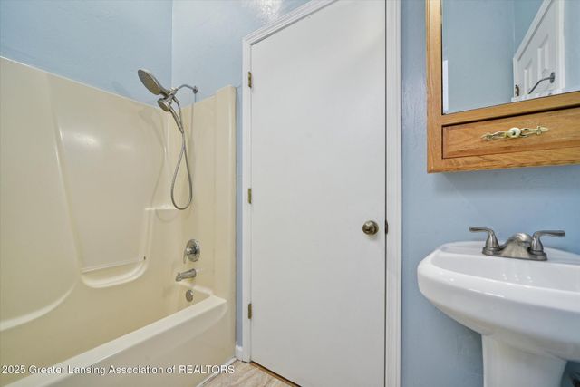 533 Community Street, Lansing, MI 48906