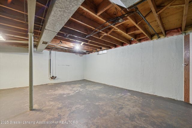 533 Community Street, Lansing, MI 48906