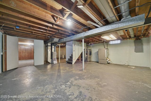 533 Community Street, Lansing, MI 48906