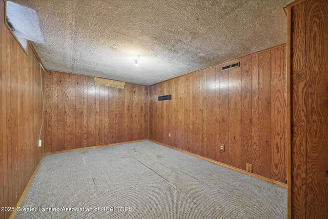 533 Community Street, Lansing, MI 48906