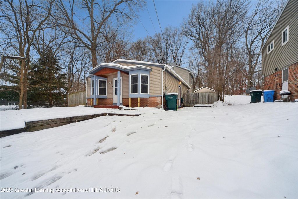533 Community Street, Lansing, MI 48906