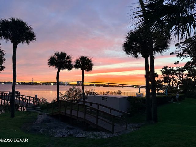 944 S Peninsula Dr Apt 501, Daytona Beach, FL 32118
