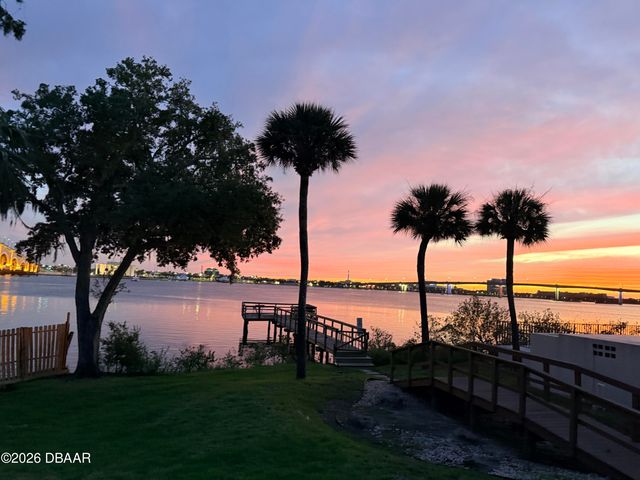 944 S Peninsula Dr Apt 501, Daytona Beach, FL 32118