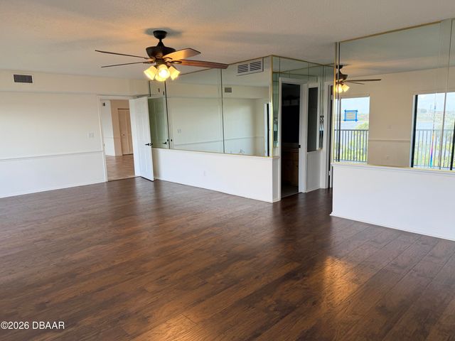 944 S Peninsula Dr Apt 501, Daytona Beach, FL 32118
