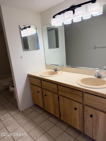 944 S Peninsula Dr Apt 501, Daytona Beach, FL 32118