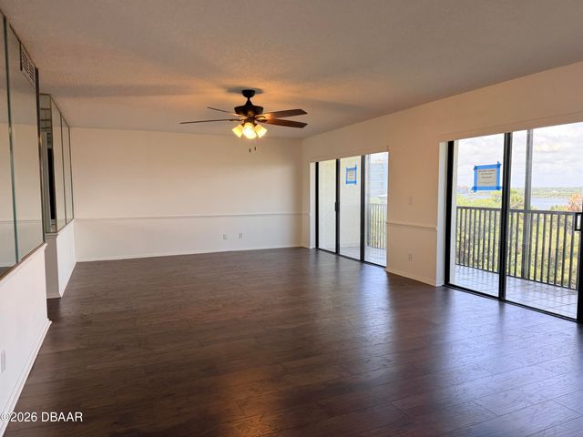 944 S Peninsula Dr Apt 501, Daytona Beach, FL 32118
