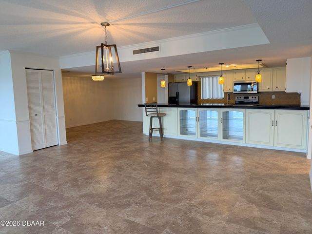 944 S Peninsula Dr Apt 501, Daytona Beach, FL 32118