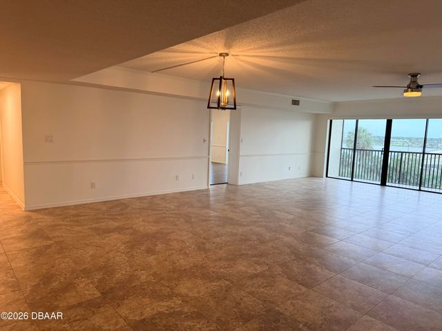 944 S Peninsula Dr Apt 501, Daytona Beach, FL 32118