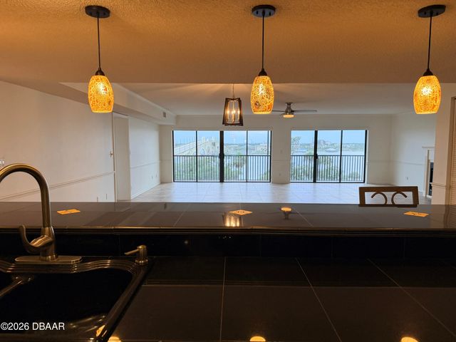 944 S Peninsula Dr Apt 501, Daytona Beach, FL 32118