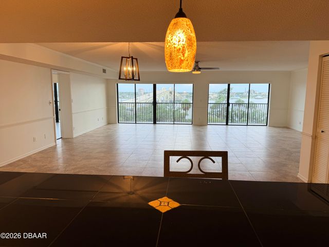 944 S Peninsula Dr Apt 501, Daytona Beach, FL 32118