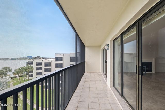 944 S Peninsula Dr Apt 501, Daytona Beach, FL 32118