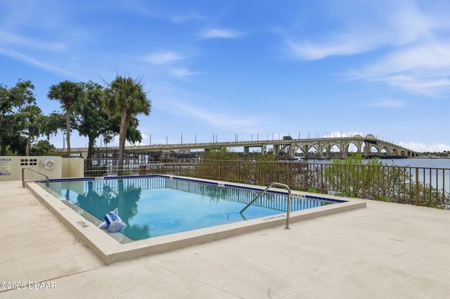 944 S Peninsula Dr Apt 501, Daytona Beach, FL 32118